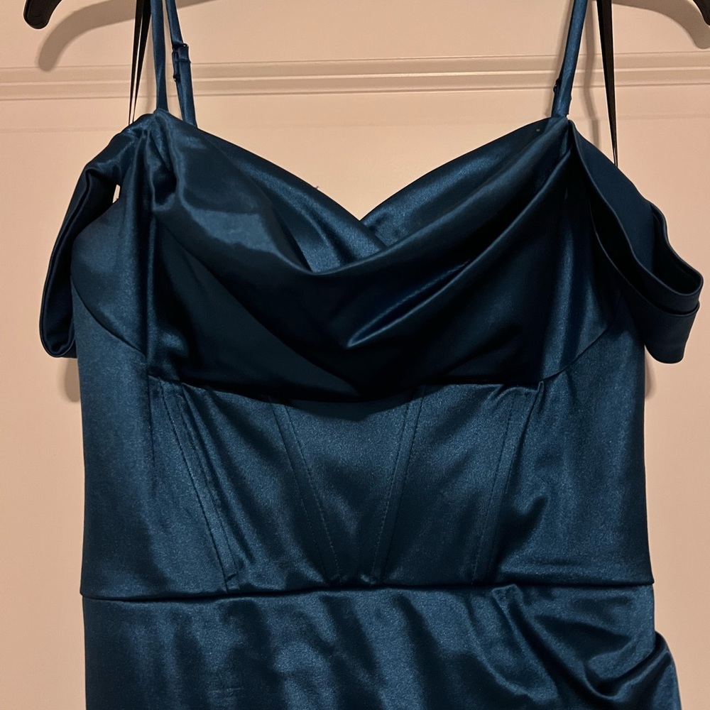 B. Darlin Junior’s Cowl-Neck High-Slit Boned-Bodice Gown - Picture 5 of 6